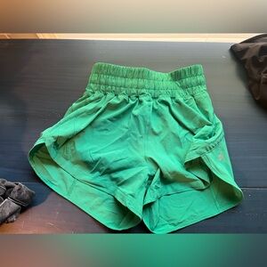 lululemon athletica track that 3” HR Kelly green